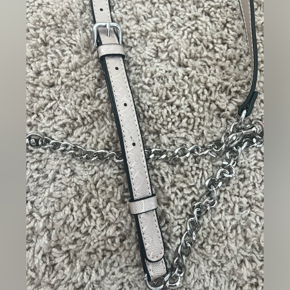 Very light pink/ neutral crossbody and shoulder bag Guess bag - Picture 11 of 11